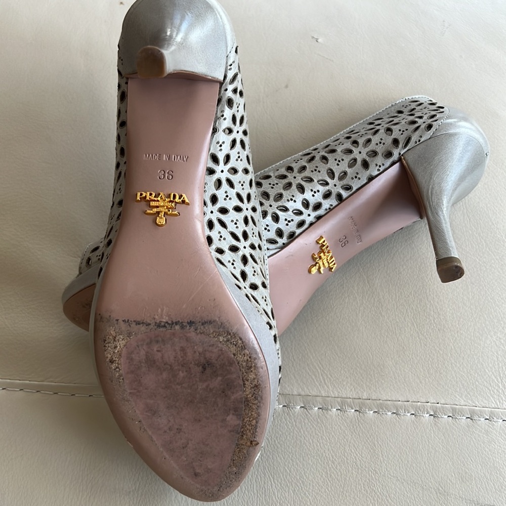Prada Milano Decolte Powder Perforated Heels Pumps - Picture 11 of 12